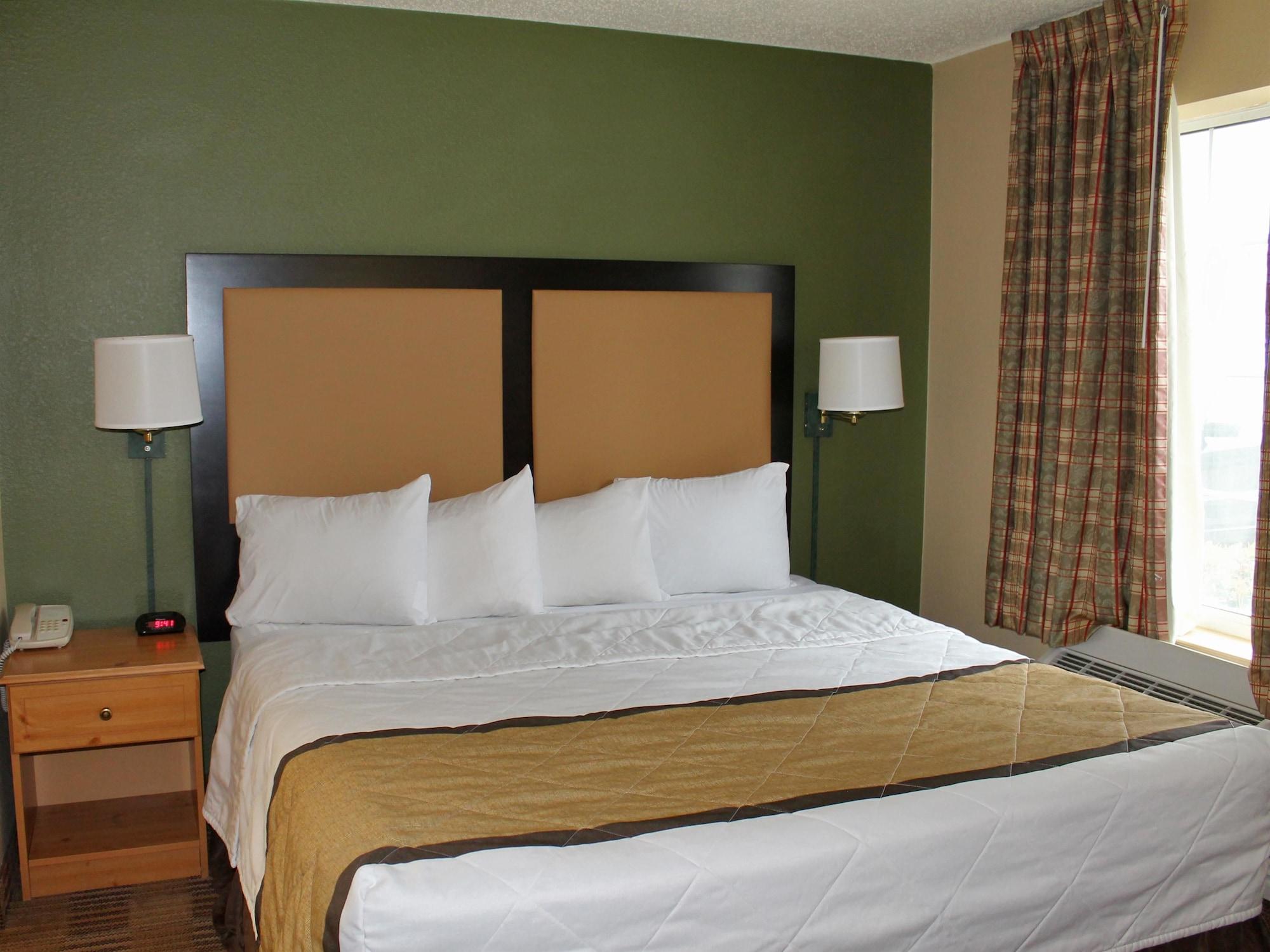 Extended America - - Arboretum 2* North Chesterfield
