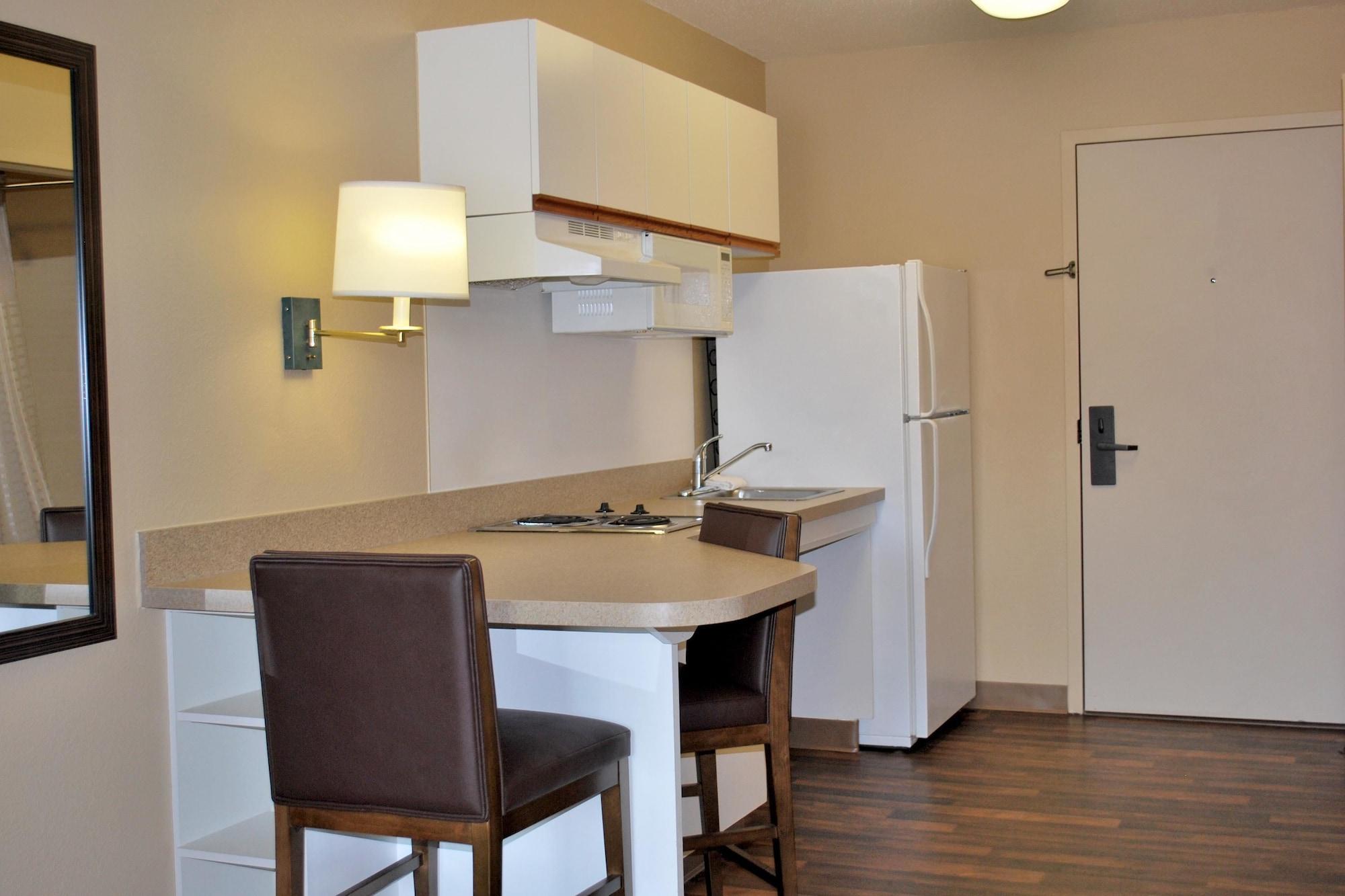 Extended America - - Arboretum Hotel